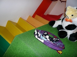 ... vert, jaune, orange, rouge. Oh, une vache !